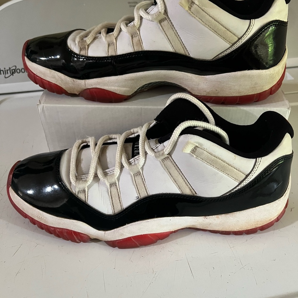 Jordan 11 lows concord bred